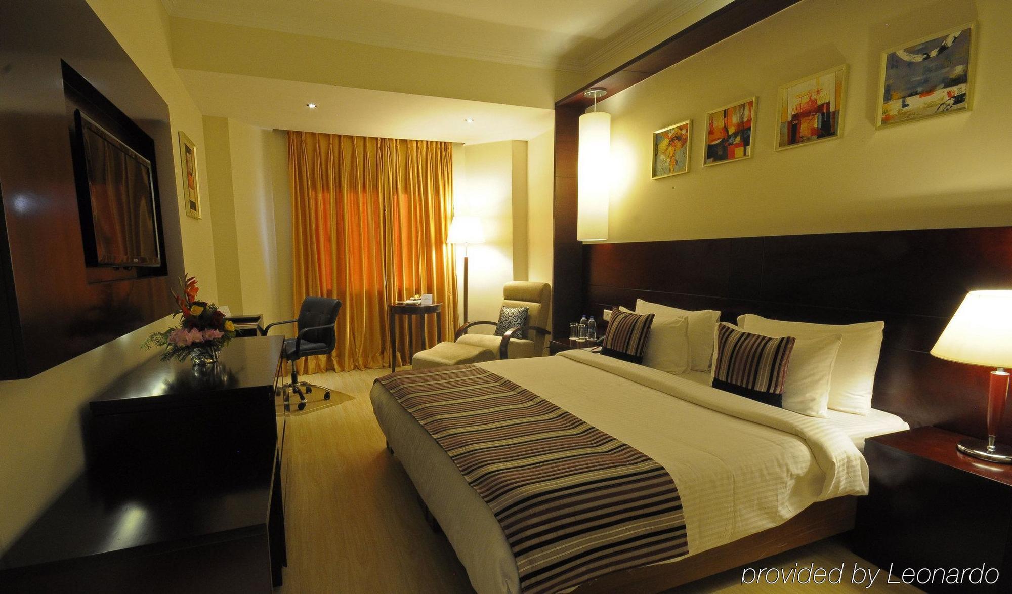 Golden Tulip Udaipur Hotel Exterior photo