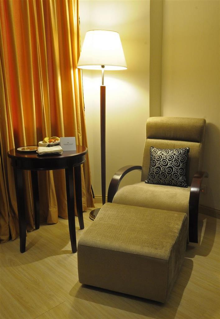 Golden Tulip Udaipur Hotel Room photo